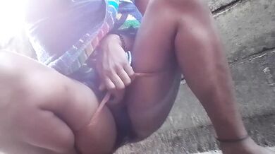 AMATEUR EBONY 18+PEE BED HUMPING