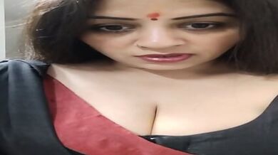 Insta Mom Vandana Pathak Sep 21 Live Black Saree Stripping