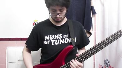 Helicopter by Bloc Party (Bass Cover)