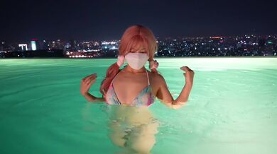 户外漏出白嫩小奶，中出射精灌满阴道