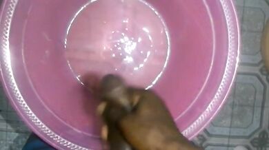 FREAKY N NAUGHTY GUY PISSING ??????