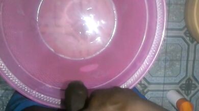 FREAKY N NAUGHTY GUY PISSING ??????