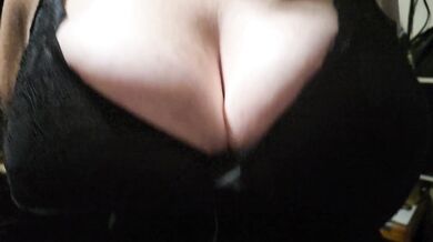 A massive breasts bouncing in slowmo