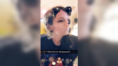 Snapchat girl eats banana with yogurt on it ♡