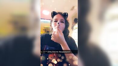 Snapchat girl eats banana with yogurt on it ♡