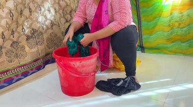 Big Pussy Bbw Big Ass & Huge Tits Hot Egypt Stepmom Washing Dress & Gets Horny!