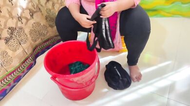 Big Pussy Bbw Big Ass & Huge Tits Hot Egypt Stepmom Washing Dress & Gets Horny!