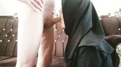 سکس ایرانی با دختر دبیرستانی پاهاش از ارگاسم میلرزه Hijabi School girl +18teen Gets Multiple orgasms