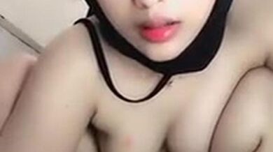 Gadis Hijab Cantik Maniak Ngocok Memek Sampai Lumer