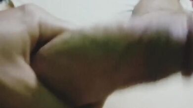 Rico me levanto con la polla dura..la vecina me mira por la ventana...???