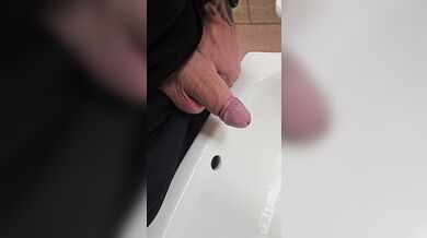 Hung, hairy, tattooed daddy pissing in public