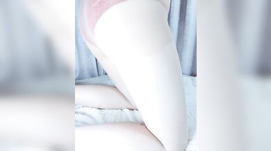 ❤触って舐めて押し倒してほしいな❤ストッキングとレースのレッドランジェリー❤