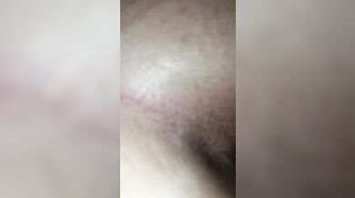 La encontré triste y sola en la noche y me ofrecí a acompañarla hasta su cuarto (Real chica infiel)