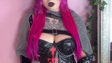 Elf Knight Apprentice Rails Herself With Her Masters Dick