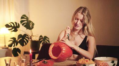 Cozy Halloween Pumpkin Carving With Your Gf