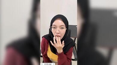 Beautiful Indonesian Hijab Girl ????