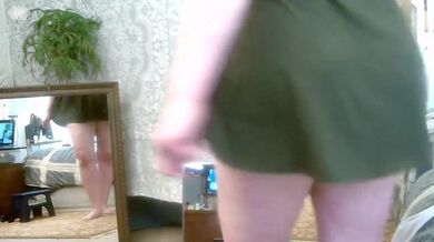 V 376 Country redhead loves to wiggle n jiggle, plus dirty talk, from luscious DawnSkye