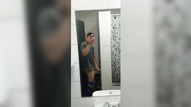 En el trabajo tocandome????????