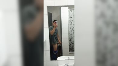 En el trabajo tocandome????????