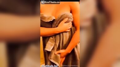 Mandy Sacs OF Live 1