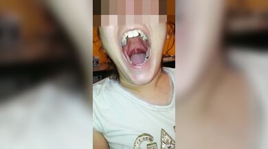 Girl Huge Mouth & Long Tongue pt2