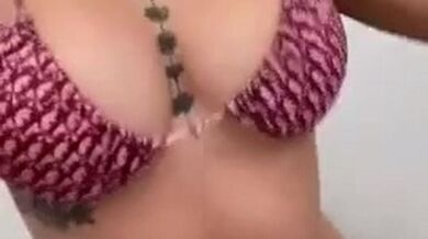 Jen in the changing rooms