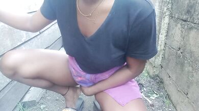 EBONY PEE OUDOOR TO SEDUCES NIGHBOUR HUSBAND