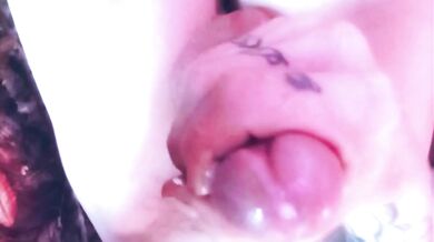 Watch Daddy Cum! Suck/lick it off????