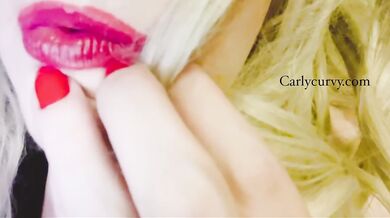 Does a smoking blonde get you horny?