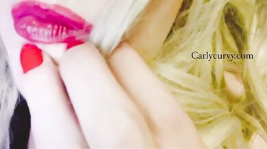 Does a smoking blonde get you horny?