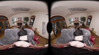 VR Conk: Horny Katniss Everdeen From The Hunger Games Sucks Deepthroat in Cosplay Parody | VR Porn (Hazel Moore)