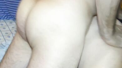 My husband licks my asshole and pussy when is full of his sperm