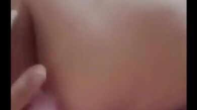 Gordita culona se da deliciosos sentones y monta verga delicioso