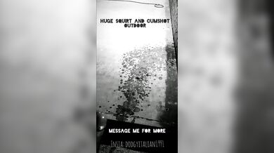 cazzo enorme squirta precum e sborra all'aperto B&W IG:dodgyitalian1991