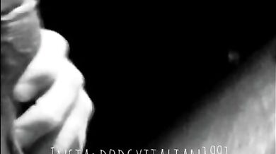 cazzo enorme squirta precum e sborra all'aperto B&W IG:dodgyitalian1991