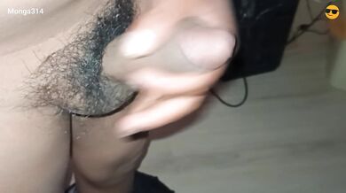 08. Agresiva y dura masturbación mañanero de un joven maduro