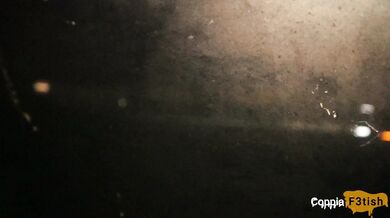 -AMORE ACCOSTA L'AUTO IL CAZZONE DEVE SBORRARMI-GIOVANE MOGLIE TROIA CON XXL E MARITO CORNUTO GUARDA