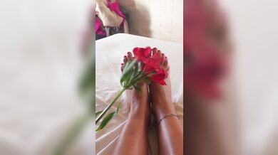 giantess worships her feet, sexy caress to get horny
