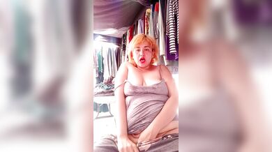 TOUCHING MYSELF AT FLEAMARKET