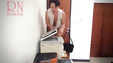 SEXRETARY Secretary scans boobs and pussy on MFP in office 2