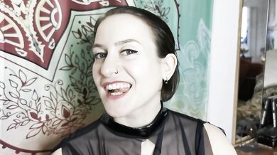 Femdom Mistress Bites Her Slave - Biting Domina (Miss Flora)