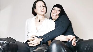 Strapon POV and Dirty Talk: Miss Flora and Goddess Aurora