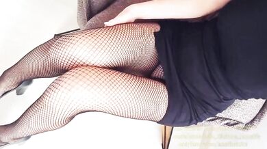Sexy legs, pussy under mini skirt