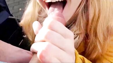 MEGA Public ..Sie bläst meinen Schwanz so Öffentlich wie...