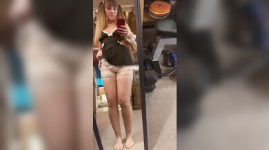 Maid In A Mirror, Dancing At Work