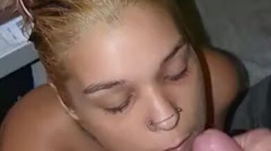 Babe gets load on face