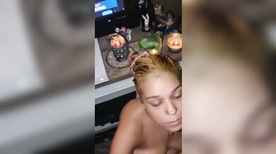 Babe gets load on face