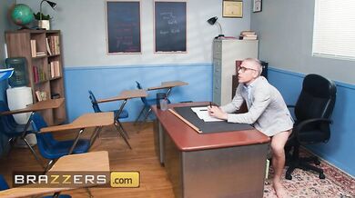 BRAZZERS - Professor Mick Blue And Student Hollywood Cash Give Ryan Reid A Hardcore DP Lesson