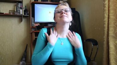 Much sperm on the glasses after smoking