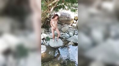 masturbacion en el rio
